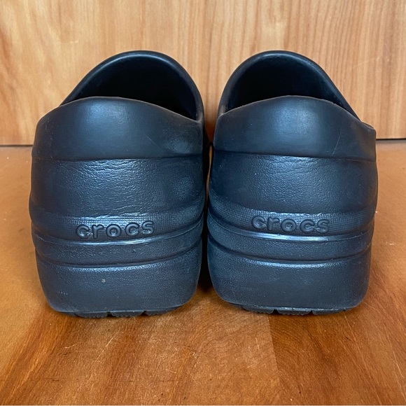 Womens 6 Crocs On The Clock Work Slip On Shoes Black SEF1572 - Picture 4 of 8